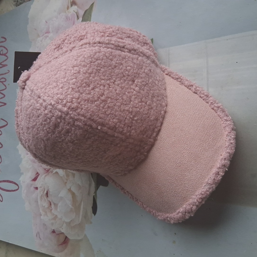 Bougie Pale Pink Sherpa Textured Cap